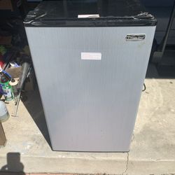 Small refrigerator