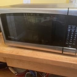 1100 Watt Microwave 