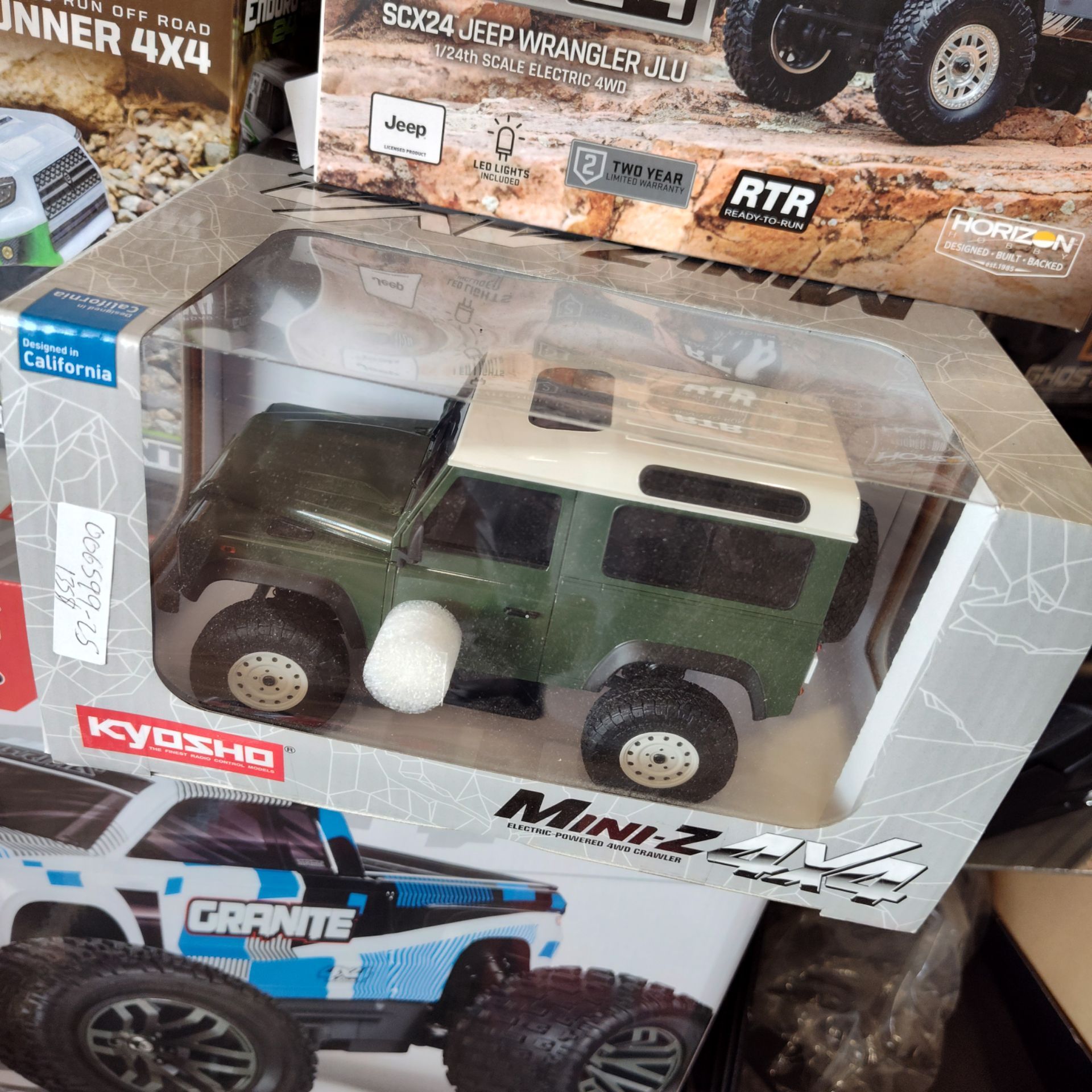 Kyosho mini Z 1 / 24 scale Land Rover electric rock crawler