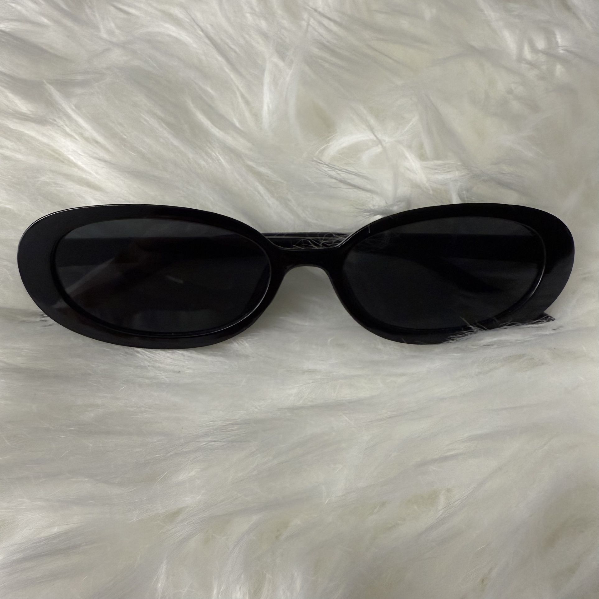 Women's Oval Shape Black Retro Sunglasses