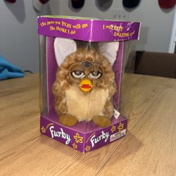 Furby 1998 Brown Color Brown Eyes In Box Tiger Electronics