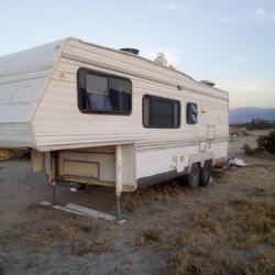 1990 skyline nomad (24ft)