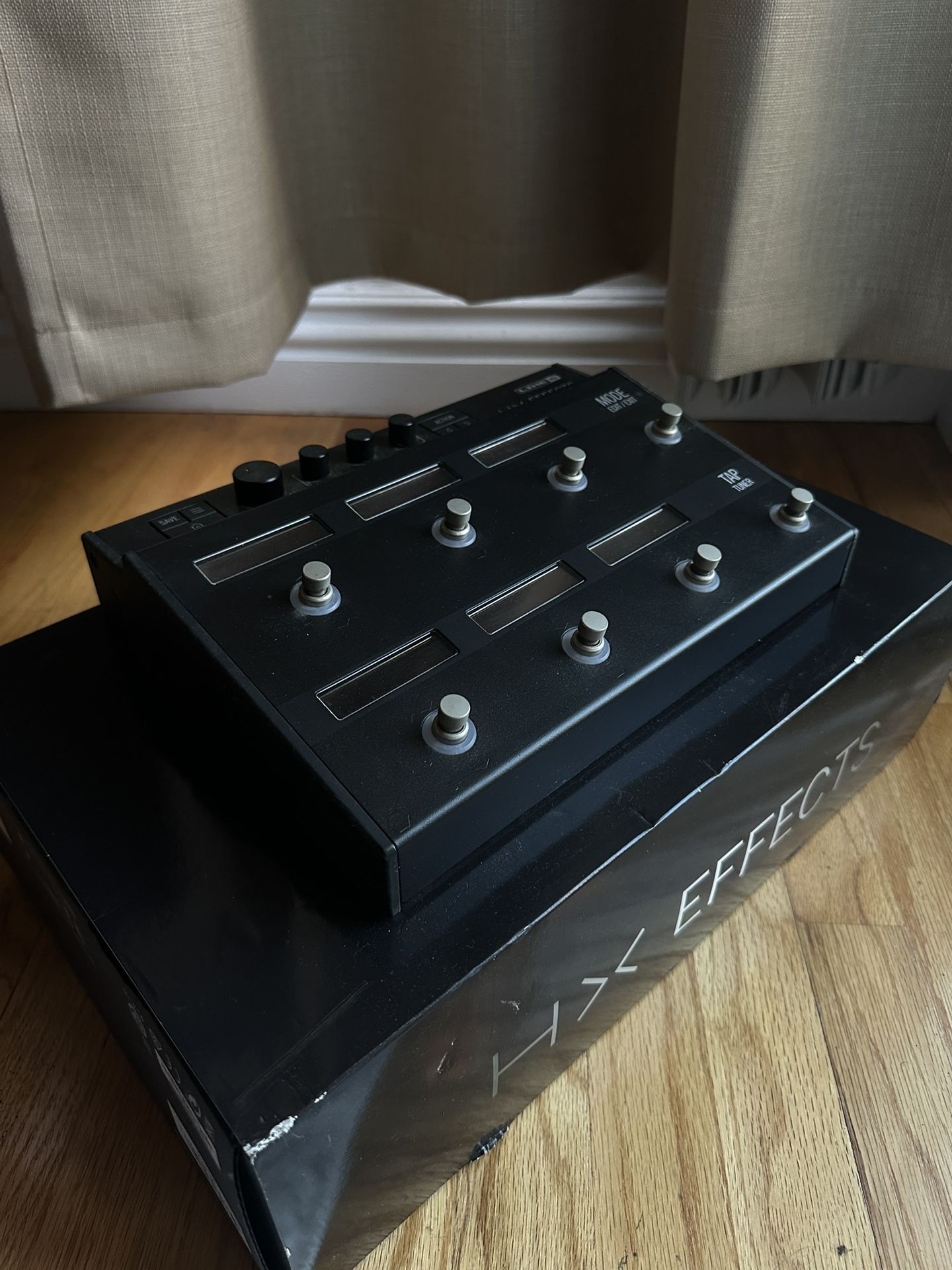 Line 6 HX Effects Guitar Multi-effects Floor Processor