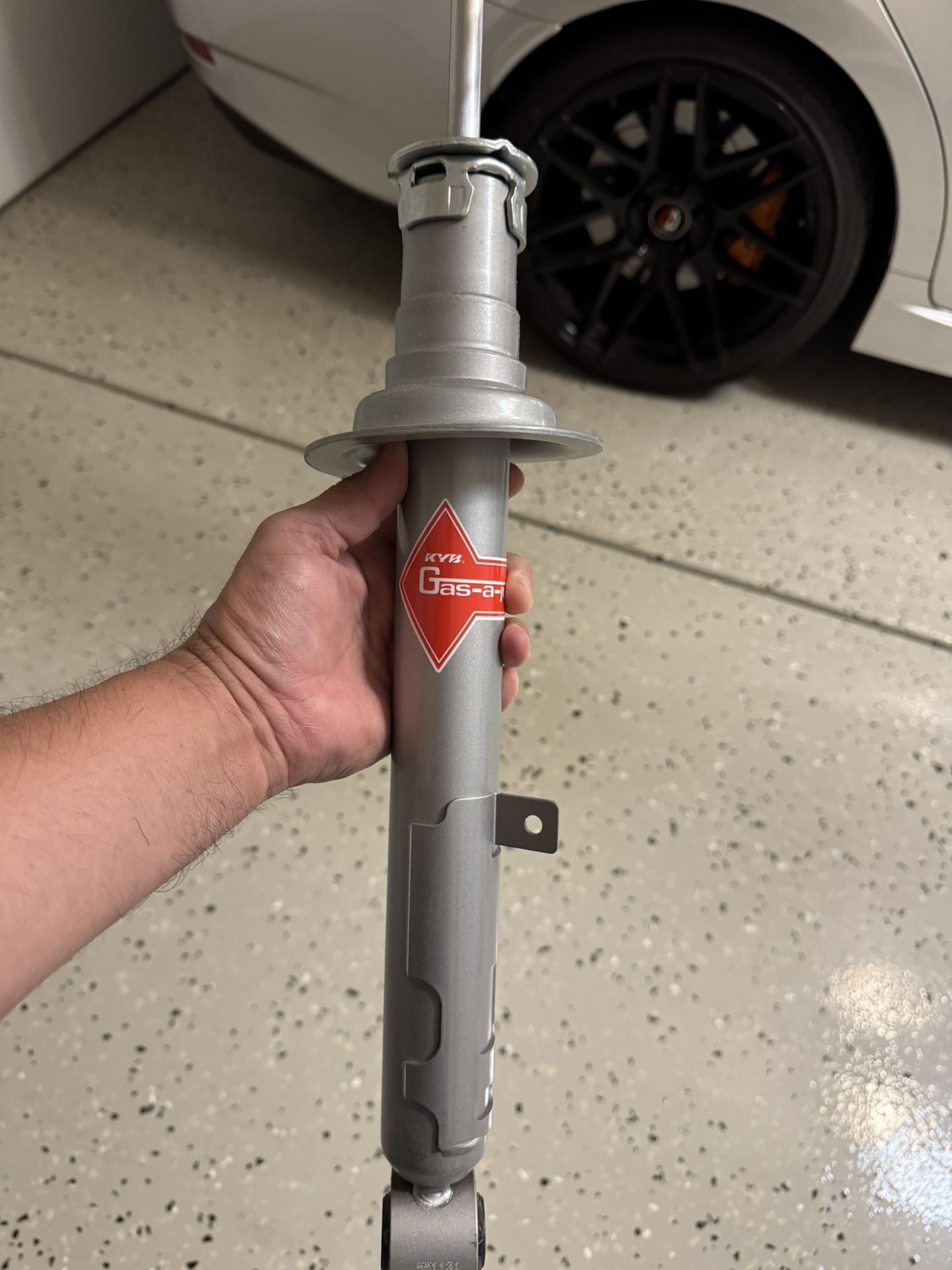 KYB FRONT STRUTS FOR 14-16 Lexus Is 250/350 Brand New