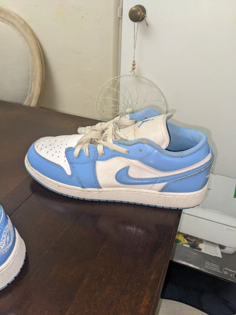 Jordan 1 light blue