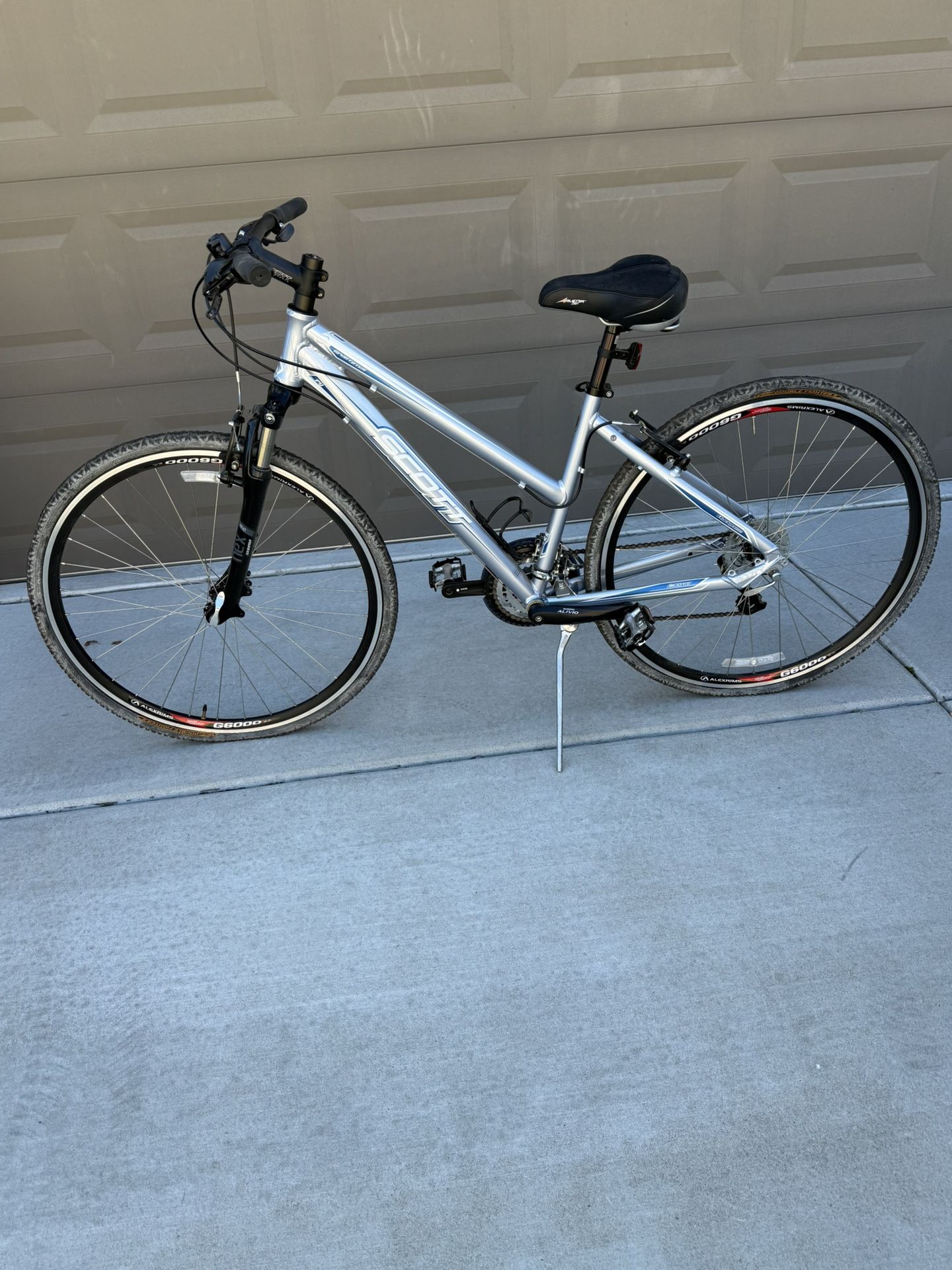 Scott Aluminum Hybrid Bicycle – Ready to Ride! $199 OBO