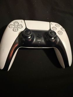 PLAYSTATION 5 CONTROLLER