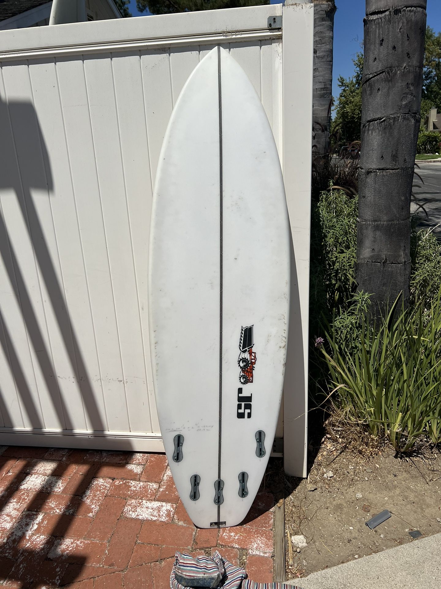 JS Nitro Surfboard 5'10” 20 1/8 2 9/16