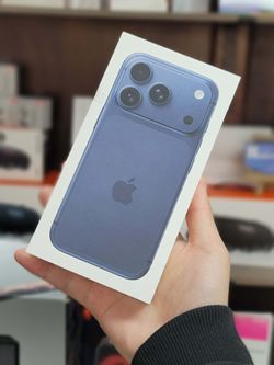 iPhone 17 Pro Max 6.9" (Unlocked) 256GB Deep Blue New