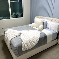 **Queen Bed Frame + Purple Mattress - Great Deal! (Ventura/Oxnard)**