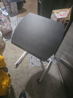 Small Rolling Laptop desk Great Condition