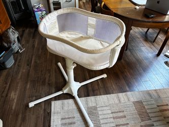 Halo bassinet
