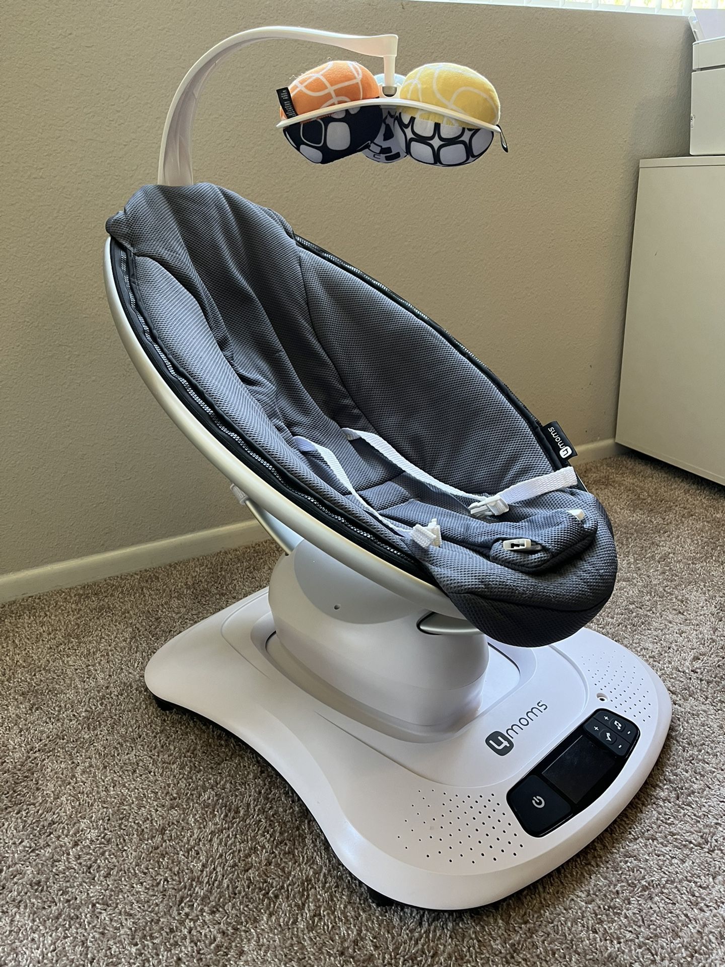 Mamaroo 4moms Multi-Motion Baby Swing