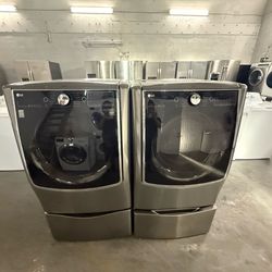 LG Washer and Dryer Set  On Pedestals ( Pedestal  Washer  )