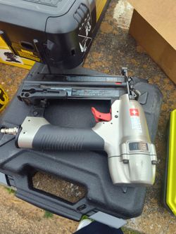 Nail gun
