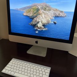 DESKTOP Apple iMac 21.5" 2015 Intel i5 8GB 1TB + Apple Keyboard 2.7GHz