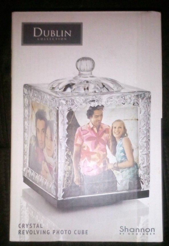 Dublin Crystal Revolving Photo Cube