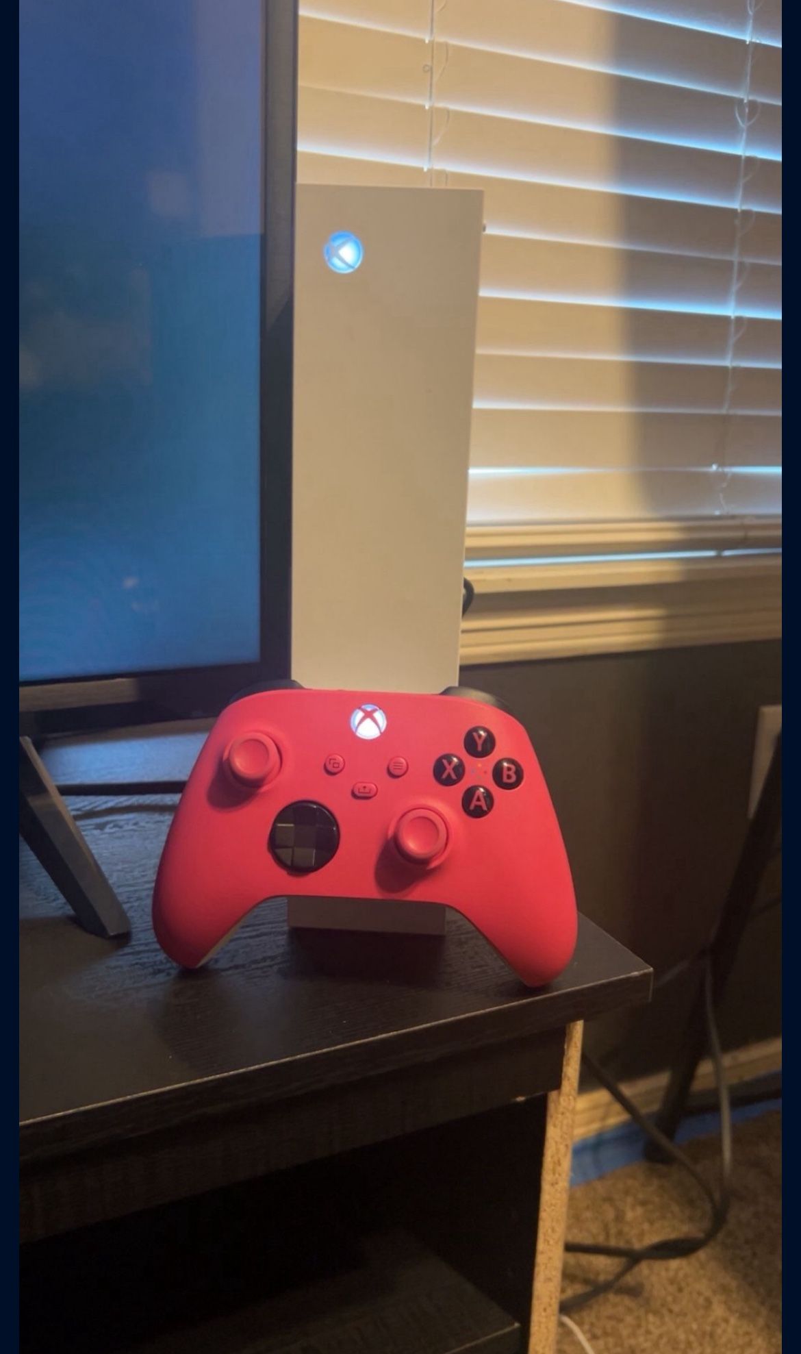 Xbox Series S with White Controller 