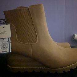 Brand New Women's Size 11 Wedge- Heeled Boots