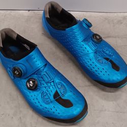 SHIMANO S-Phyre SPD cycling shoes, model SH-XC900-S, size 42.5 EUR (US 8.7)