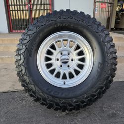 17" KM733 rims w- 35" BfGoodrich tires 17x8.5 +0mm offset 
