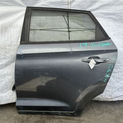 2017 Hyundai Tucson Left Rear Door 