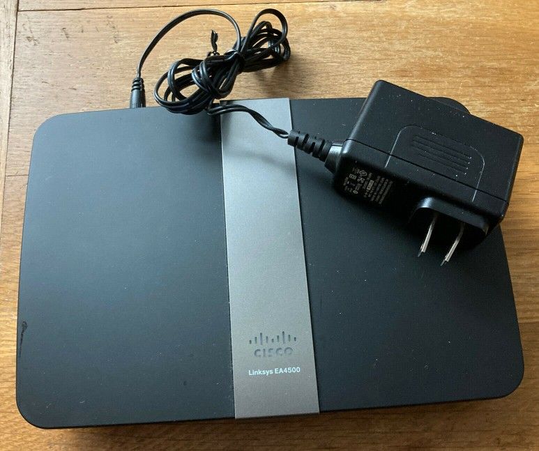 Cisco Linksys Model #EA4500 Wireless Dual Band Wifi Router 
