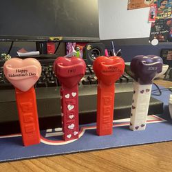 Valentines Day Set Of 4 Pez Dispenser Great Condition!