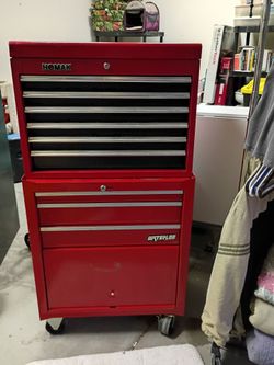 27-in tool cabinet. Homak top Waterloo bottom separate tool carrier and top top two drawers have dividers in place. No key Cash only please