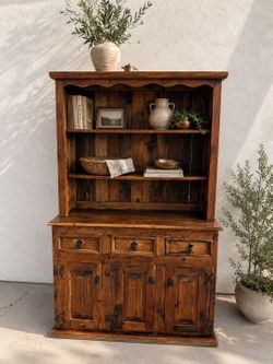Cedar Ridge Farmhouse Hutch