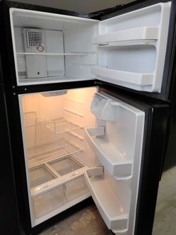Black color top freezing bottom cooling with warranty delivery Available fee depends on address 🛣️🏠🛻