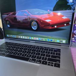 2019 MacBook Pro A1990,i7,16Gb,256Gb,15” LCD, AC Charger, Unlocked, Good Condition,Seqouia MAC OS
