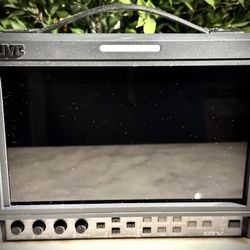 JVC DT-V9L1DU 9” Professional Multi Format Field/Studio HD Monitor with Anton Bauer Battery Adapter