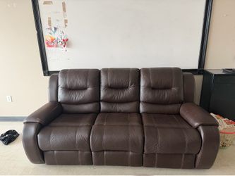 Big Boy leather recliner great condition 300$