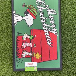 Peanuts Christmas Accent Rug 21" x 32" Snoopy Dog House Woodstock Stockings NWT