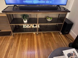Entertainment unit