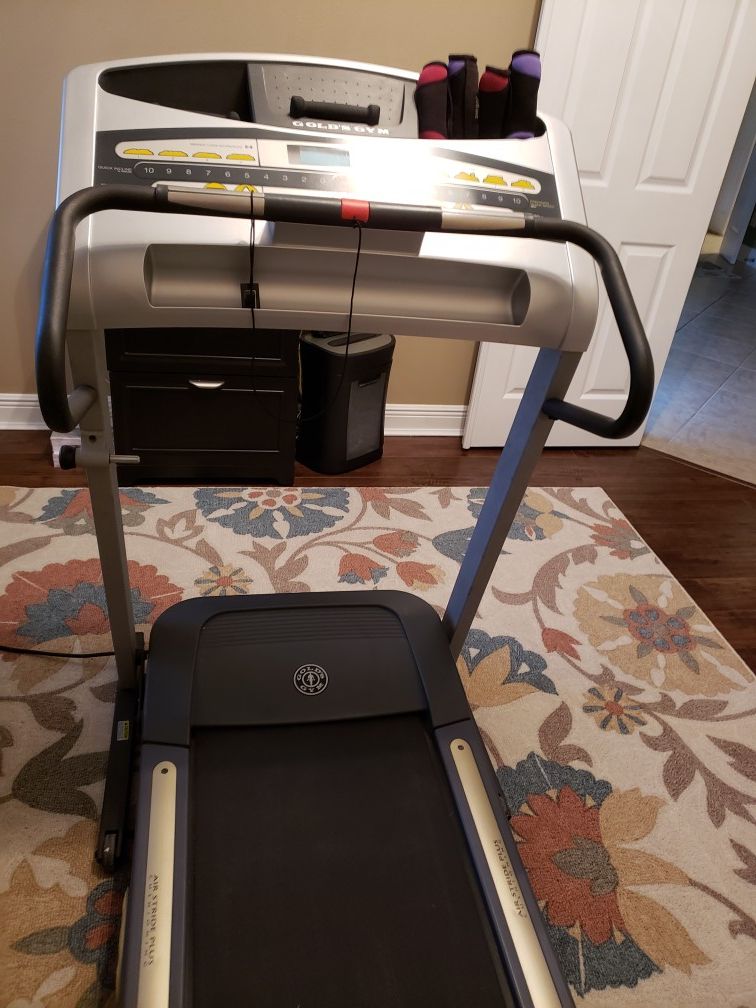 Gold's Gym Trainer 480 Treadmill