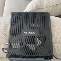 Netgear Nighthawk AC1900 WiFi Cable Modem Router C7000