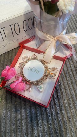 Charm bracelet
