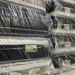 🌟✨Mattress Pillow Top All Sizes ✨🌟 ☑️ 12” inches tall 🟦All sizes 🛏💤 🟩Same day delivery available🚛 🟠Queen sizes  🟡Full sizes  🟢Twin sizes  🔵