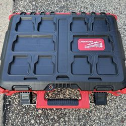 Milwaukee Medium Tool Box Packout 