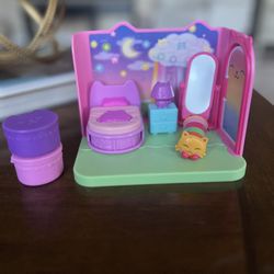 Gabby’s Dollhouse Sweet Dreams Bedroom with Pillow Cat Figure