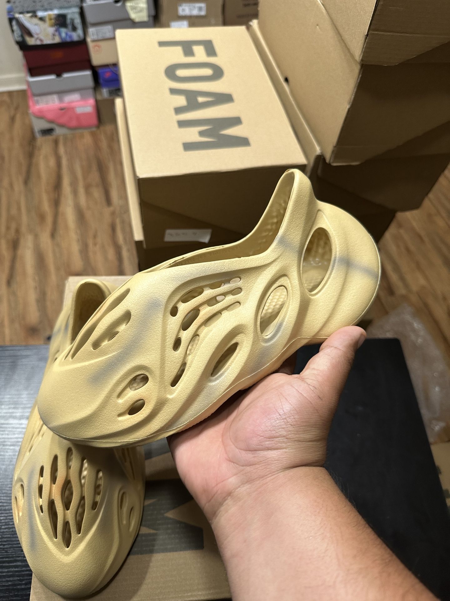 YEEZY FOAM RUNNER “ SULFUR ⭐️ 
