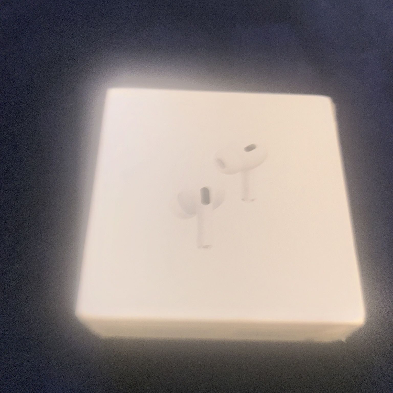 Apple AirPods Magsafe 2nd Generation Wireless In-Ear Headset - White - Excellent 