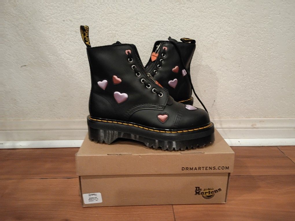 Dr Martens Women's Size 8