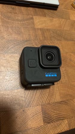 GoPro HERO11 Black Mini – Action Camera + Case & Accessories