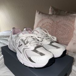 New Balance 530 Big Kid ‘White Mid Century Pink’