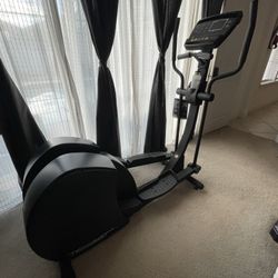 Diamondback Elliptical Machine World Perfect for Sale in St. Cloud FL OfferUp