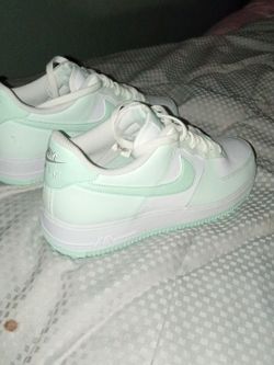 Nike Air Force 1 Minty Fresh size 10.5