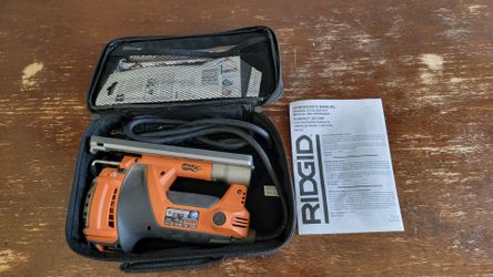 Rigid compact corded jigsaw